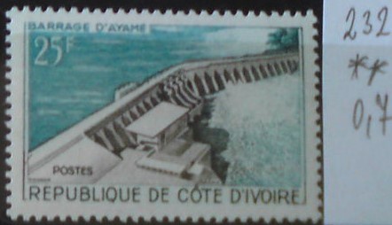 Pobrežie Slonoviny 232 **