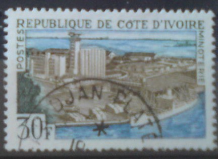 Pobrežie Slonoviny 327