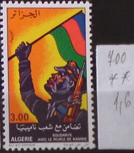 Alžírsko 700 **