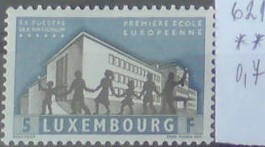 Luxembursko 621 **